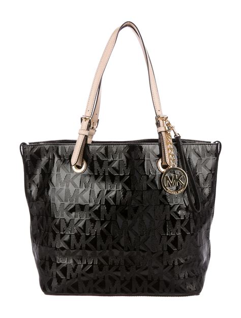 michael kors shoulder tote with black leather|michael kors black patent tote.